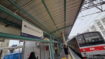 Menjajal Naik KRL dari Stasiun Kota ke Stasiun JIS, Butuh Berapa Lama?