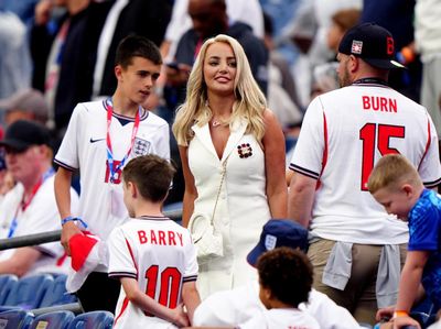 Gaya Istri Jordan Pickford Setelah Drama Koper Hilang di AS, Kini Tampil Glamor