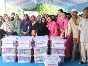 Bhayangkari Polda Metro Bagikan 750 Paket Sembako di Bojongsari Depok
