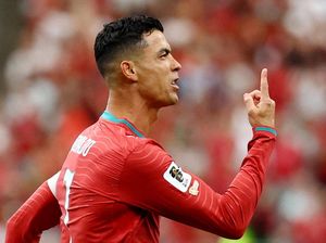 Ronaldo Usai Buka Puasa: Im Back, Im Back!