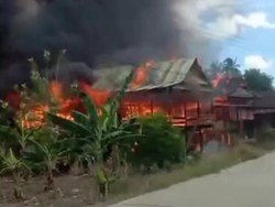 Kebakaran Hanguskan 4 Rumah di Ganra Soppeng, Saksi Sempat Dengar Ledakan