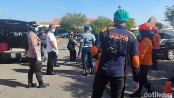 ASN Tewas dalam Mobil di Bandara Juanda, Pengacara Update soal Pria Misterius