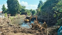 Kerap Bikin Banjir, Sungai Candigara di Klungkung Mulai Dikeruk