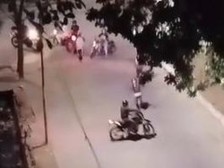 Geng Motor Serang Warga Usai Nobar Piala Dunia, 1 Kendaraan Pelaku Dibakar
