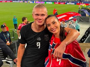 Pacari Sesama Pemain Bola, Romansa Haaland Antar Norwegia ke Perempat Final