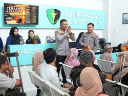 Polresta Sidoarjo Gelar Bakti Kesehatan untuk Difabel di Hari Bhayangkara