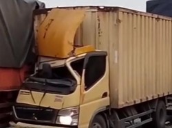Sopir Ngantuk Picu Tabrakan Beruntun 3 Truk di Pantura Pemalang