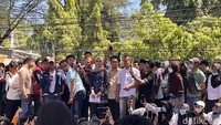 Temui Massa Demo, Ketua DPRD Sulsel Sepakat MBG Tetap Lanjut dan Dievaluasi