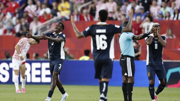 Soccer Football - FIFA World Cup 2026 - Group L - Panama v Croatia - Toronto Stadium, Toronto, Canada - June 23, 2026 Panama's Jose Cordoba and Yoel Barcenas react REUTERS/Benoit Tessier