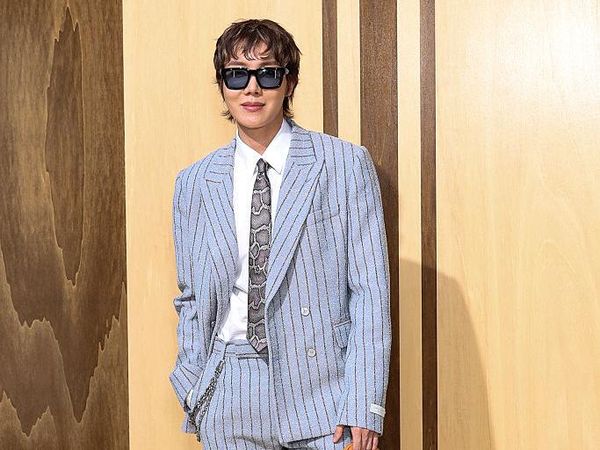 Adu Gaya BA Louis Vuitton: Gong Yoo Hingga J-Hope BTS di Paris Fashion Week
