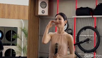 Senyum Shin Ye Eun Hangatkan Housewarming by LG di Jakarta
