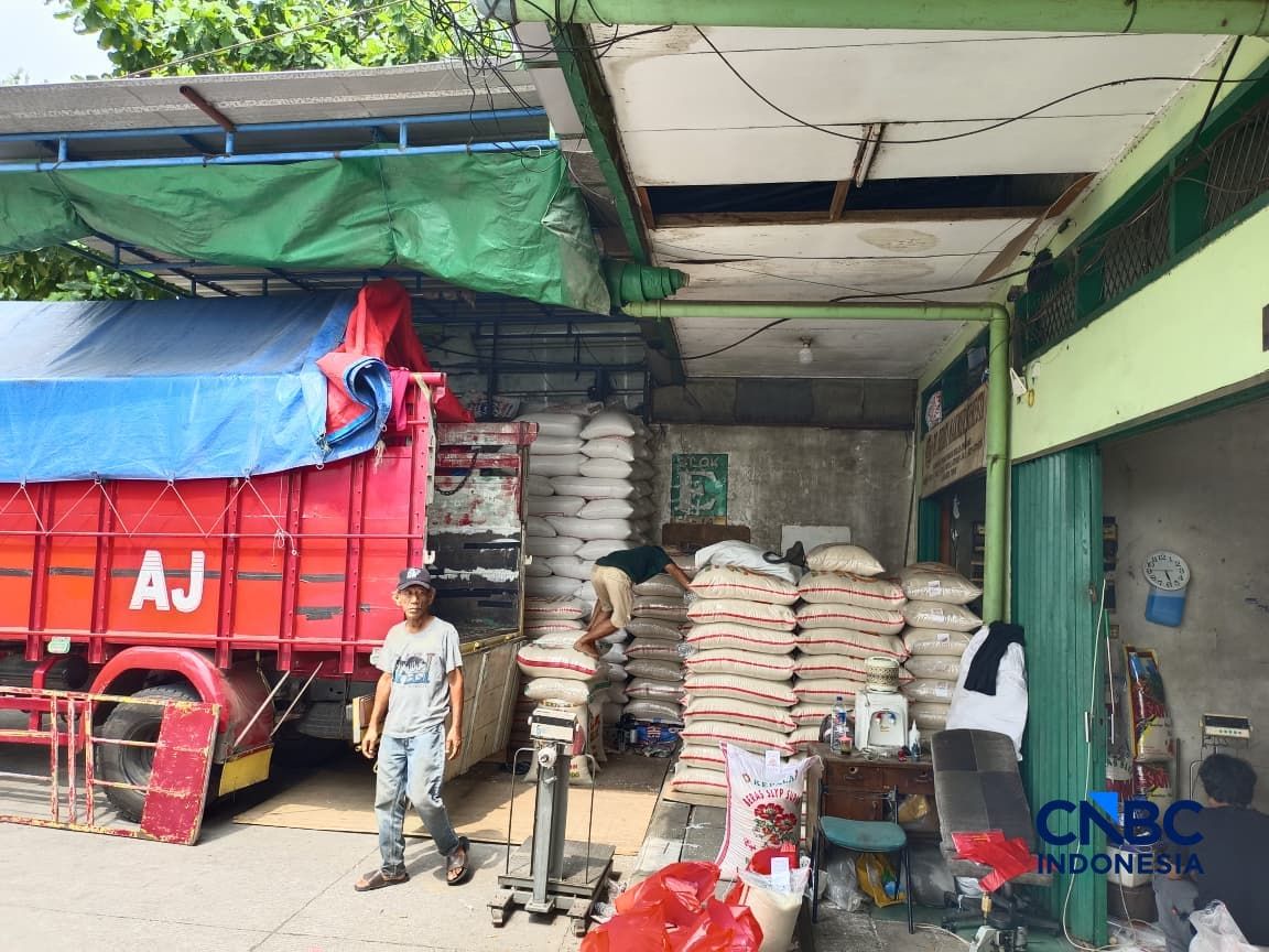 Suasana Pasar Induk Beras Cipinang (PIBC), Jakarta, Rabu (24/6/2026). (CNBC Indonesia/Martyasari Rizky)
