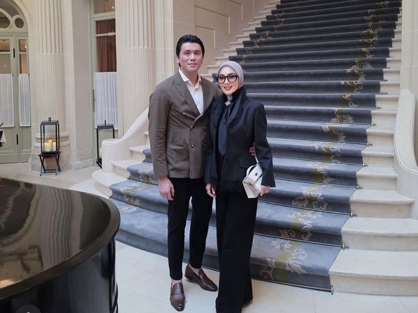 Gaya Syahrini Rayakan Ultah Reino Barack di Belgia, Tenteng Tas Hermes Langka