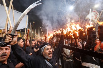 Umat Syiah Berkumpul Sambut Asyura di Najaf