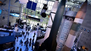 Wajah Baru Museum Udara dan Antariksa Smithsonian