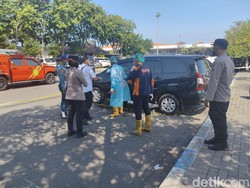 Innova Pelat Merah Berisi Jasad Wanita Sudah 4 Hari Terparkir di Juanda