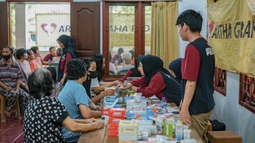 Artha Graha Peduli Gelar Layanan Kesehatan Gratis &amp; Bagikan Paket Sembako