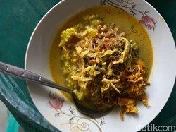 Hangatnya Kebersamaan Warga Indramayu Racik Bubur Sura