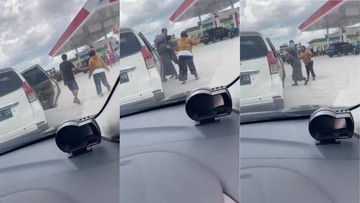 Geger Emak-emak di Kalteng Saling Cakar Saat Antre Isi BBM