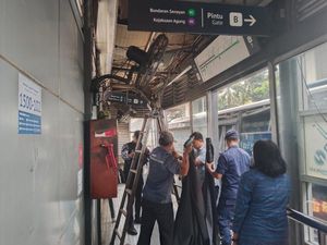 Halte Tebet Eco Park Diperbaiki Usai Ditabrak Truk, Tetap Beroperasi Normal