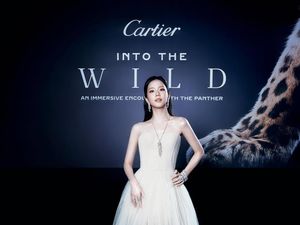 7 Gaya Jisoo BLACKPINK Bak Princess di Pameran Cartier