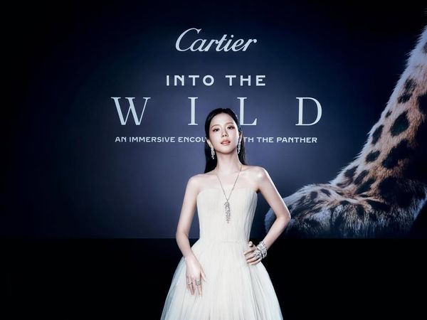 7 Gaya Jisoo BLACKPINK Bak Princess di Pameran Cartier