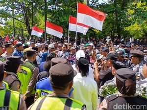 Warga Margadana Tegal Demo Tolak Operasional Tempat Hiburan Malam