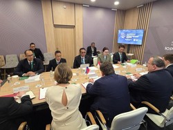 Menkum Paparkan Hasil Posbankum di Legal Forum Rusia, Perkuat Ekstradisi