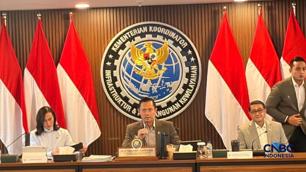 Menteri Koordinator Bidang Infrastruktur dan Pembangunan Kewilayahan (Kemenko IPK) Agus Harimurti Yudhoyono, saat rapat koordinasi tingkat menteri di kantornya, Jakarta, Kamis (25/6/2026).