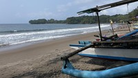 Viral! Pantai Pangandaran Jadi Kawasan Tanpa Rokok, Dendanya Rp 50 Juta