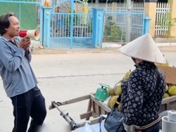 Kreatif! Pedagang Bakpao Bikin Lagu untuk Bantu Penjual Durian Promosi