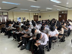 Stori Andika Sandwich Generation Lulusan SMK Cari Kerja di Job Fair Jakbar