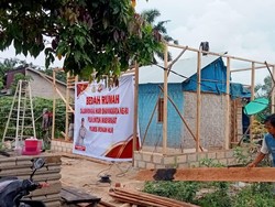 Polres Rohil Bedah Rumah Warga, Wujud Kepedulian Polri di Hari Bhayangkara
