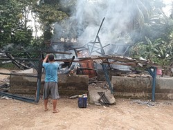 Diduga Depresi, Pria di Pandeglang Bakar Rumah Sendiri hingga Hangus Rata