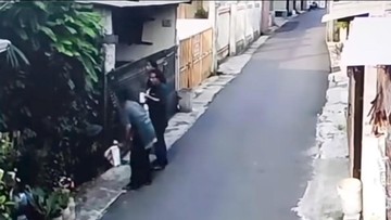Trio Pengamen Bakar Pagar Rumah di Bekasi karena Kesal Tak Dikasih Uang