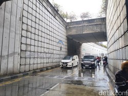 Kondisi Underpass Pasar Minggu yang Dikeluhkan Warga Bikin Pemotor Jatuh