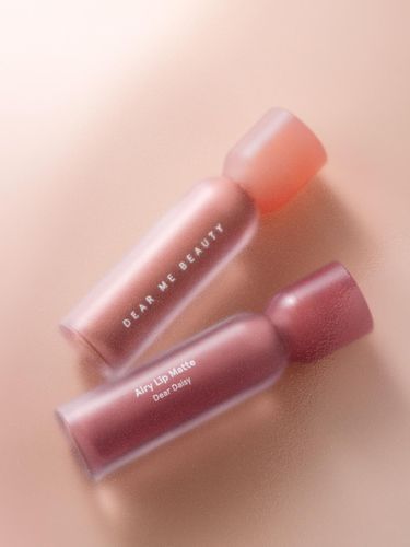Dear Me Beauty merilis produk pewarna bibir baru dengan hasil matte lembut, yakni Airy Lip Matte