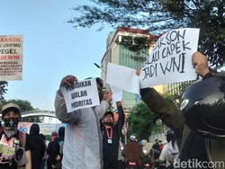 Ini 11 Tuntutan Demo di Depan Grahadi Surabaya Sore Ini