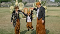 Indah Banget! Pemotretan Keluarga Gilang Dirga Berlatar Candi Prambanan