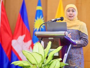 Khofifah Paparkan Transformasi Pendidikan & Inovasi Daerah di Jatim