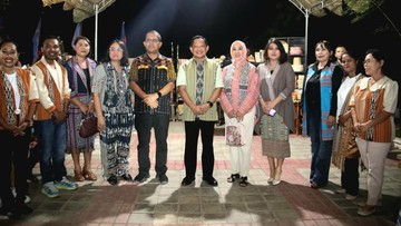 Mendagri Sebut Parade Tenun Belu Jaga Warisan Budaya-Gerakkan Ekonomi