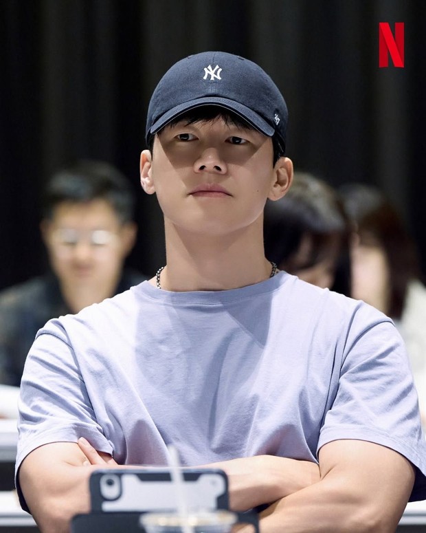 Kim Moo Yeol saat script reading drama First Doctor/ Foto: instagram.com/netflixkr