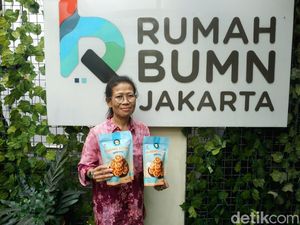 Modal Rp 25 Ribu, Usaha Peyek Mpok Esty Makin Maju Berkat Rumah BUMN BRI