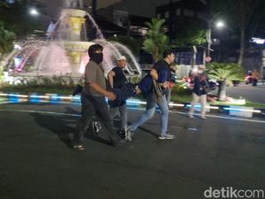 Polisi Amankan Sejumlah Pendemo Bikin Ricuh di Gedung Negara Grahadi