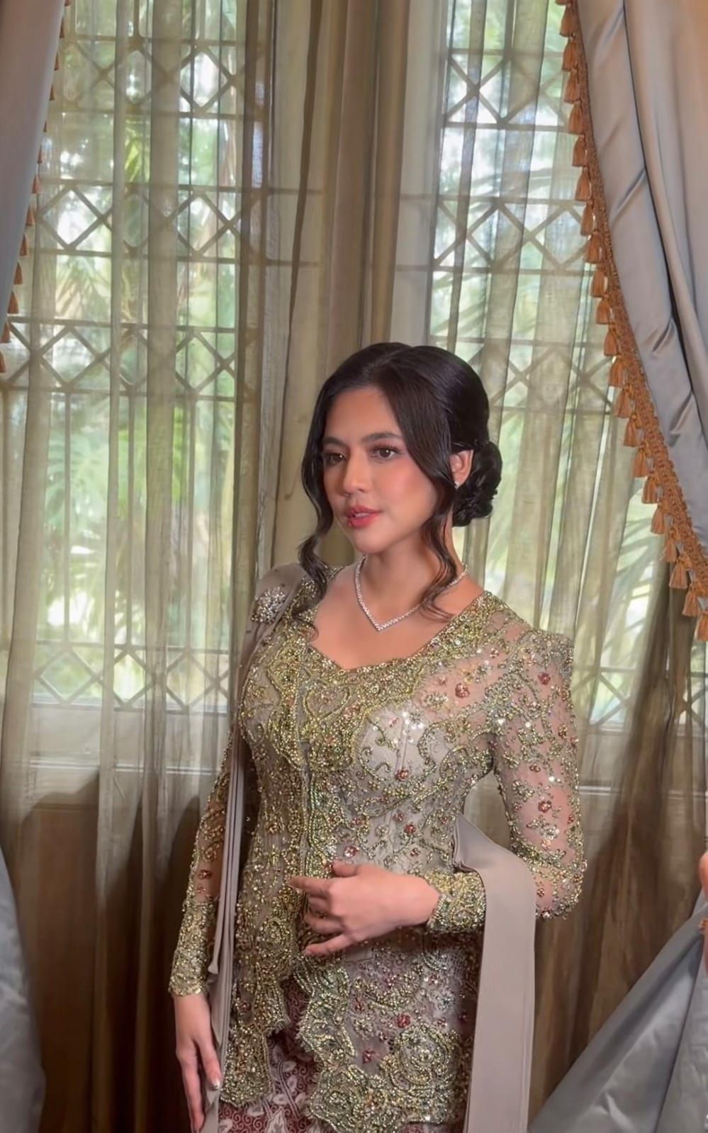Selamat, DJ Una Resmi Dilamar Andi Agum