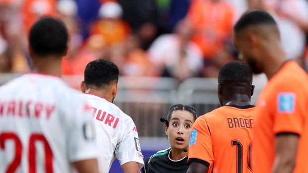 Soccer Football - FIFA World Cup 2026 - Group F - Tunisia v Netherlands - Kansas City Stadium, Kansas City, Missouri, U.S. - June 25, 2026 Referee Katia Itzel Garcia reacts REUTERS/Siphiwe Sibeko