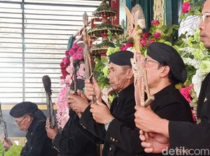 Sakralnya Jamasan 6 Pusaka Kiai Ageng Ngaliman Nganjuk