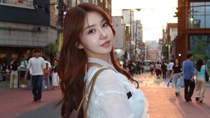 Single Era Vilmei: Nikmati Senja di Jalanan Korea Makan Salt Bread