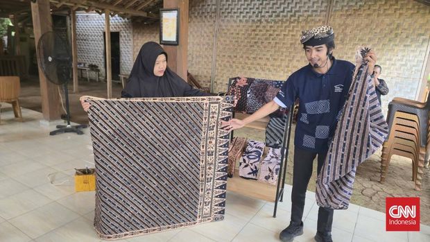 PT Astra membantu masyarakat Desa Adat Kemiren di Banyuwangi, Jawa Timur, memperkuat wisata budaya terkait suku asli Osing.