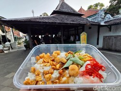 Mencicipi Gurihnya Bubur Suro Khas Keraton Kasepuhan Cirebon